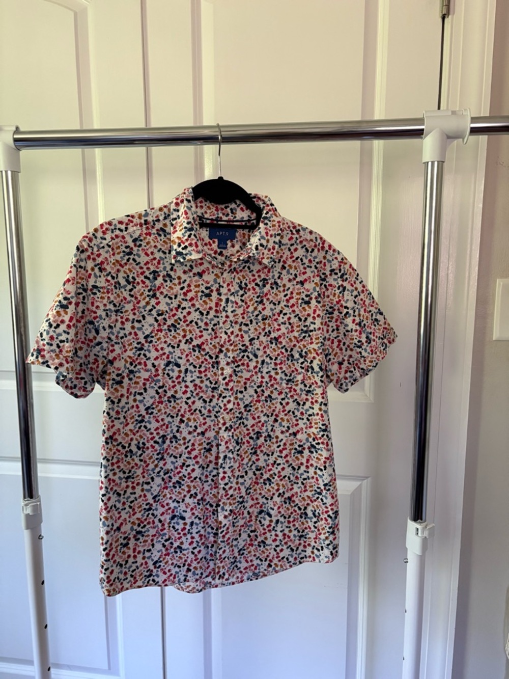Apt. 9 White Short Sleeve Button-Down Shirt with Multi-Color Floral Print